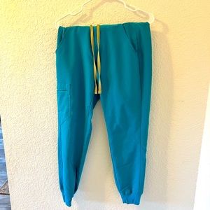 Figs brand Zamora xs scrub bottoms. Teal